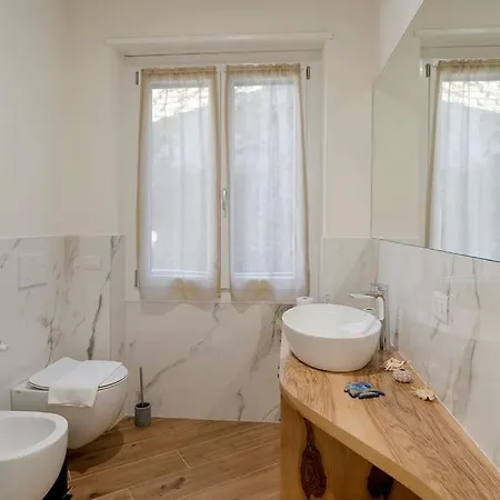 Appartamento Wood&white - 2 Bedrooms E 2 Bathrooms - Wifi *