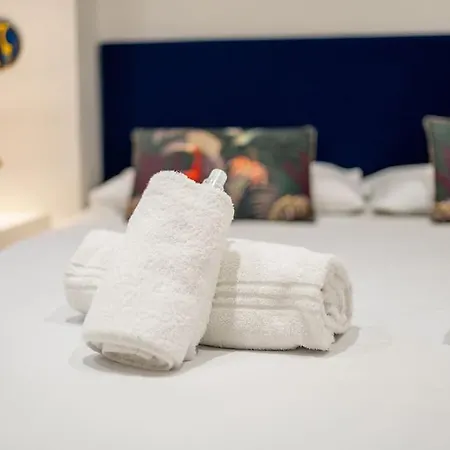 Wood&white - 2 Bedrooms E 2 Bathrooms - Wifi Apartment *